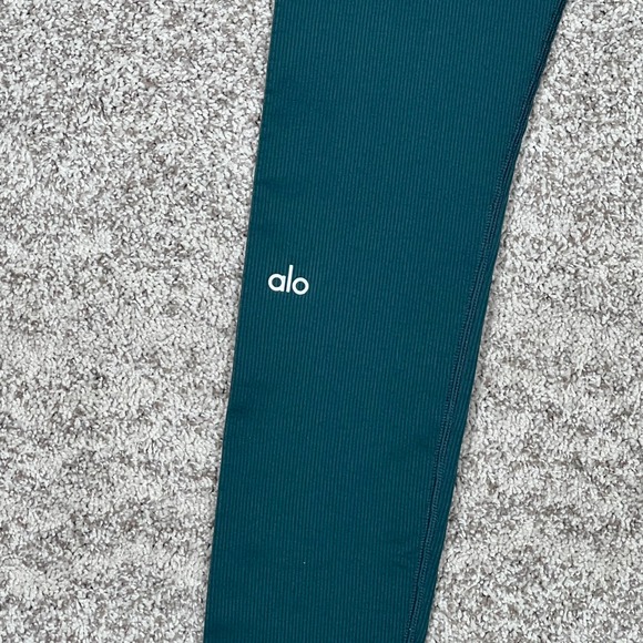 ALO Yoga Dark Green Leggings - Picture 9 of 9
